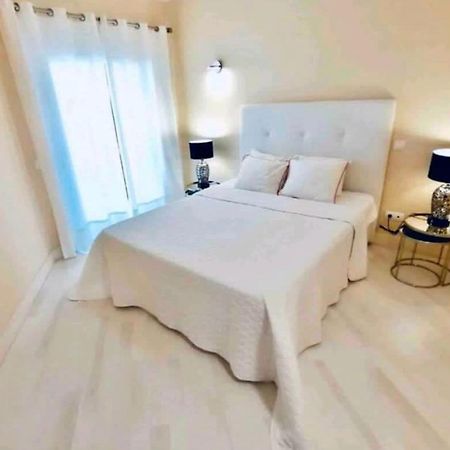 Beach & Sea Apt, Fast Wifi, Airco, Private Parking And Pool Portimão Kültér fotó