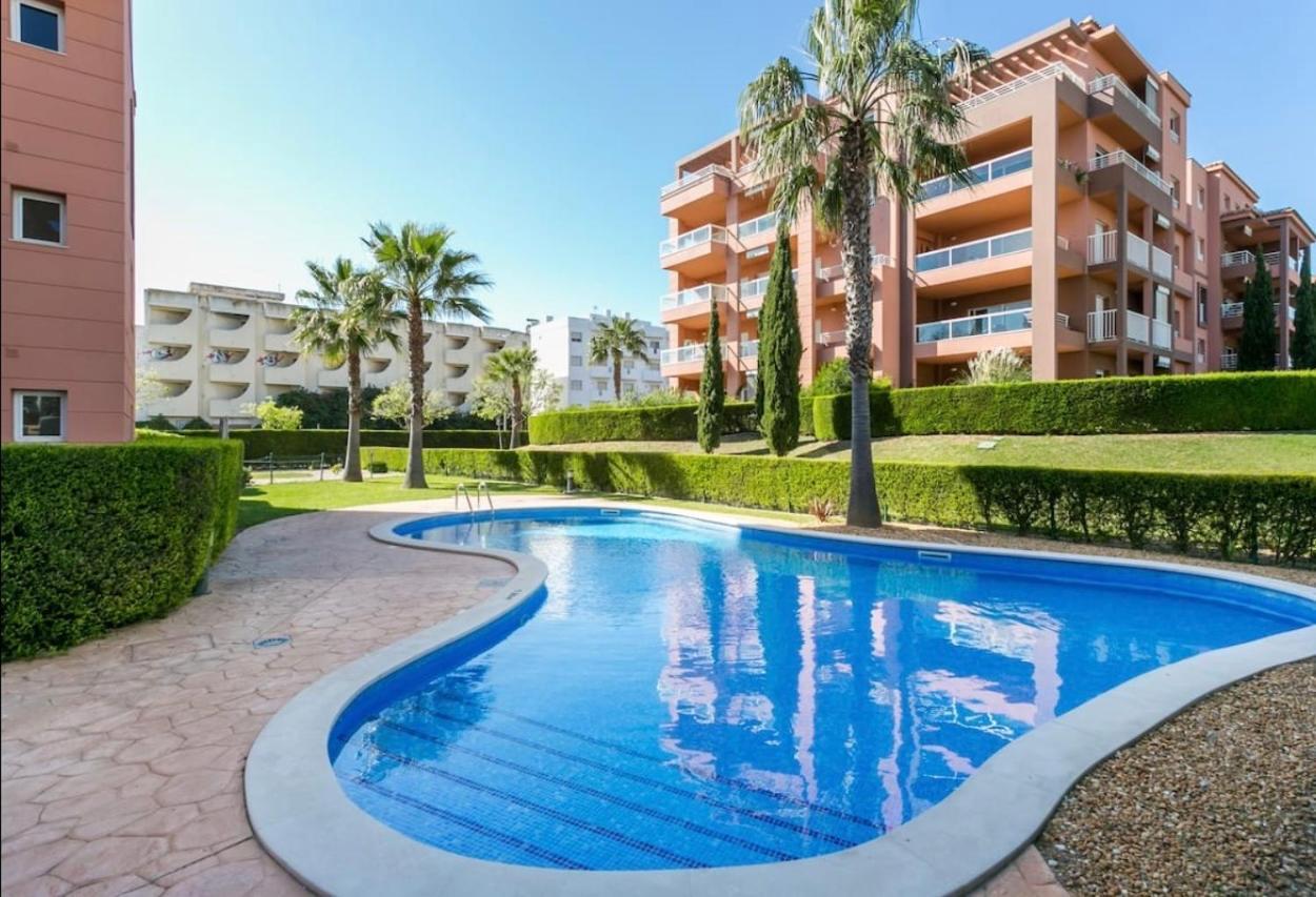 Beach & Sea Apt, Fast Wifi, Airco, Private Parking And Pool Portimão Kültér fotó